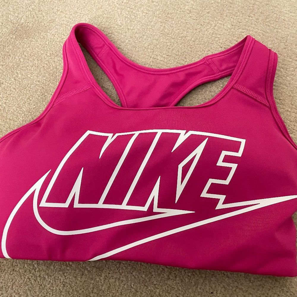 Nike Swoosh Medium Support